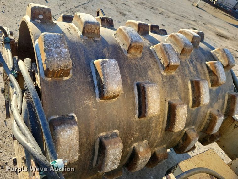 image for item EA2733 Ingersoll Rand SD-40F single drum vibratory roller