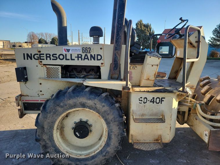 image for item EA2733 Ingersoll Rand SD-40F single drum vibratory roller