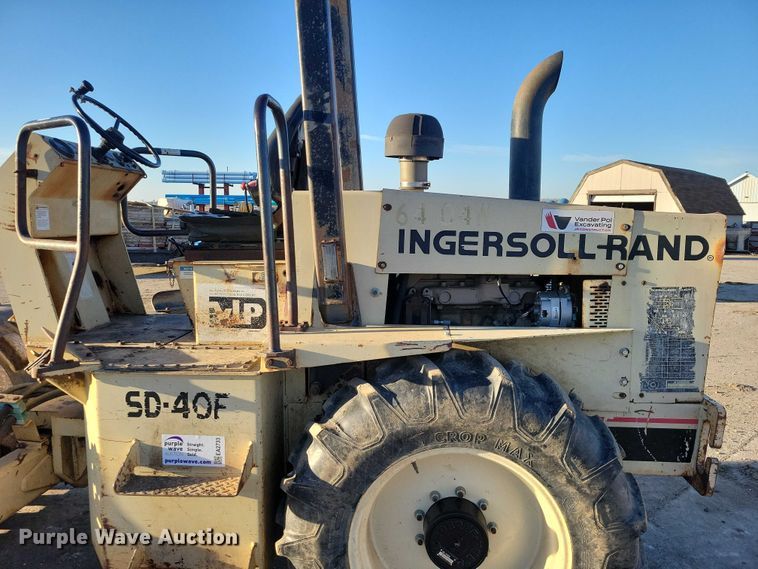 image for item EA2733 Ingersoll Rand SD-40F single drum vibratory roller