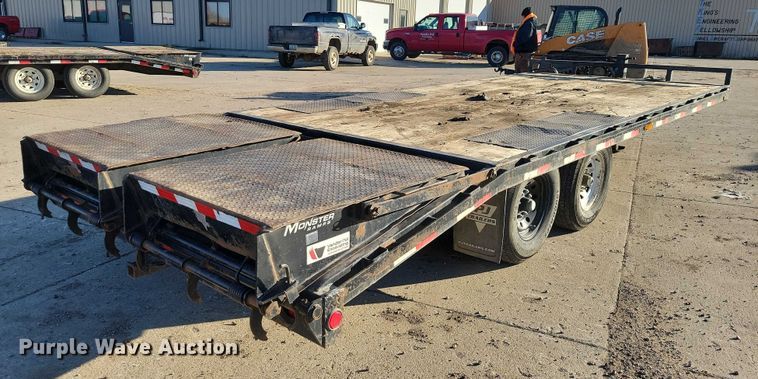 image for item EA2734 2017 PJ F8202 equipment trailer