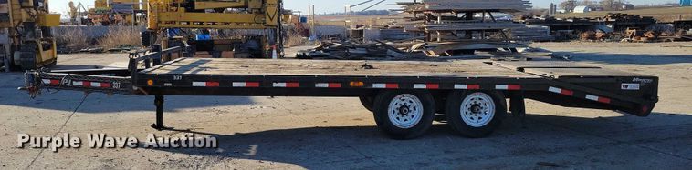 image for item EA2734 2017 PJ F8202 equipment trailer