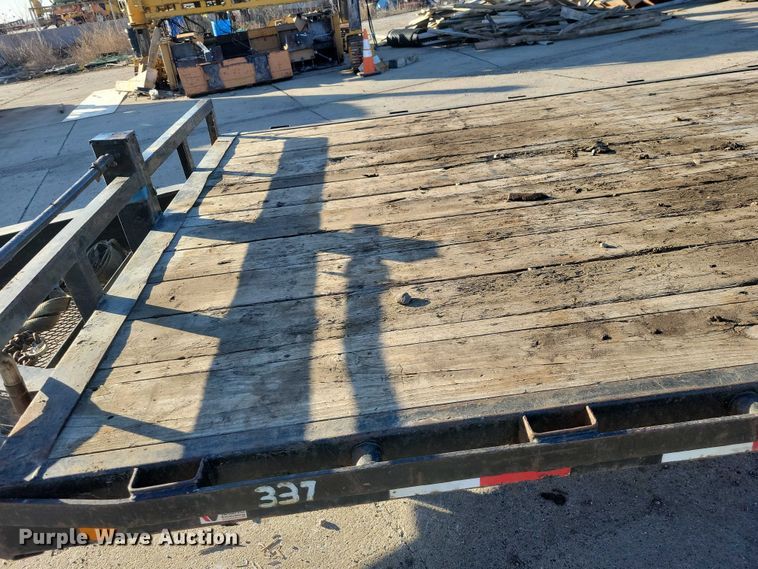 image for item EA2734 2017 PJ F8202 equipment trailer