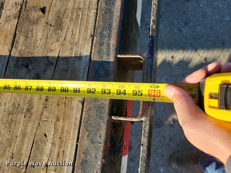 image for item EA2734 2017 PJ F8202 equipment trailer