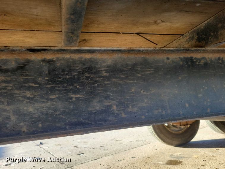 image for item EA2734 2017 PJ F8202 equipment trailer