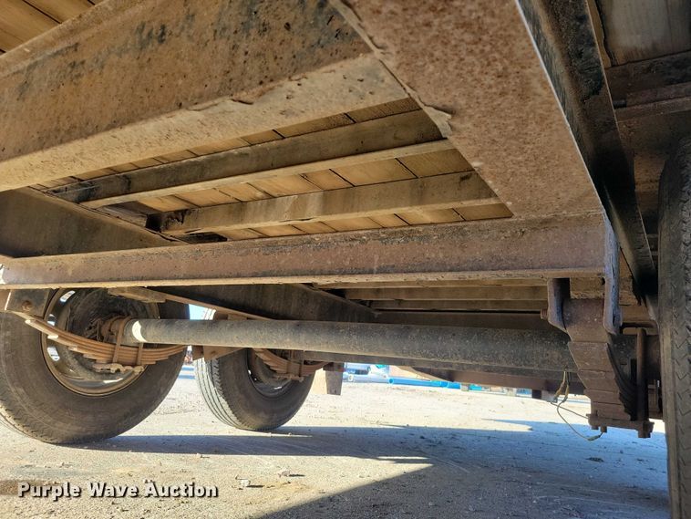 image for item EA2734 2017 PJ F8202 equipment trailer