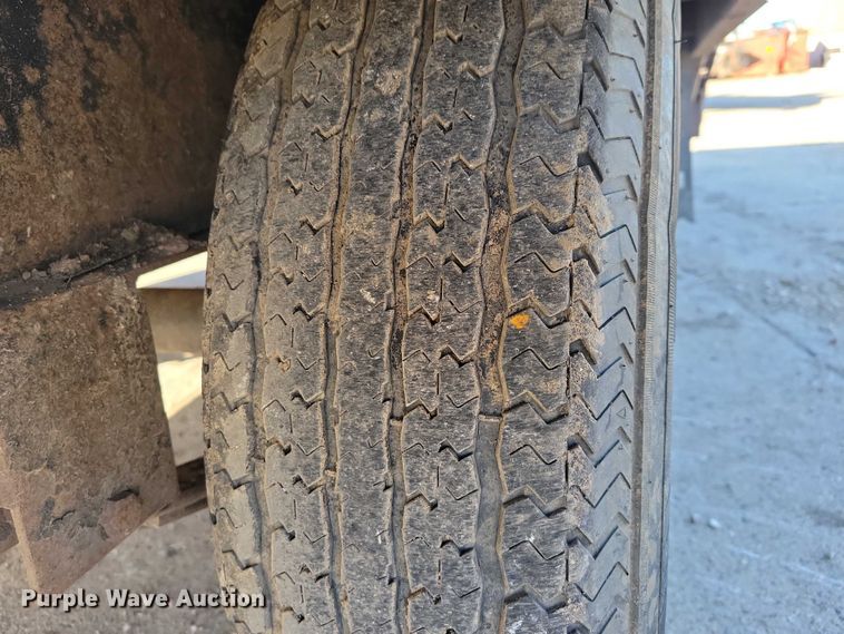 image for item EA2734 2017 PJ F8202 equipment trailer