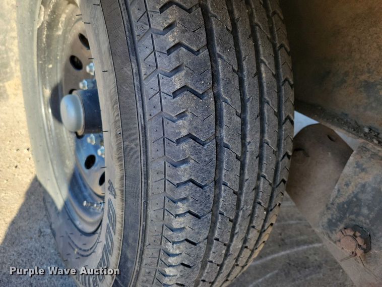 image for item EA2734 2017 PJ F8202 equipment trailer