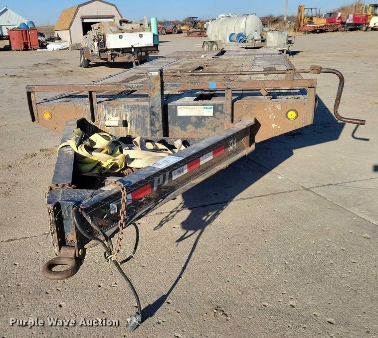 image for item EA2735 2015 PJ F8202 equipment trailer