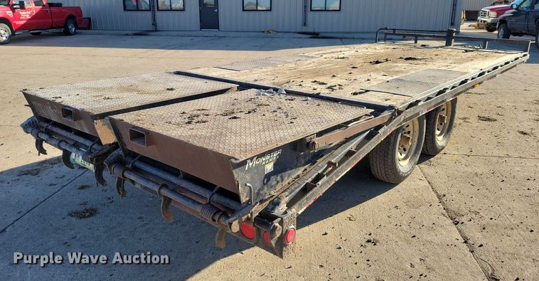 image for item EA2735 2015 PJ F8202 equipment trailer