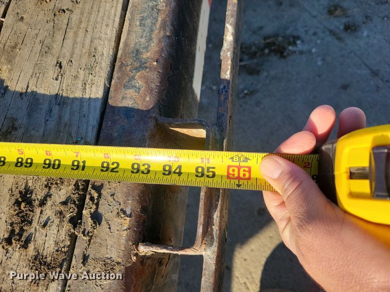 image for item EA2735 2015 PJ F8202 equipment trailer