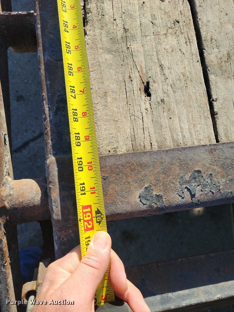 image for item EA2735 2015 PJ F8202 equipment trailer