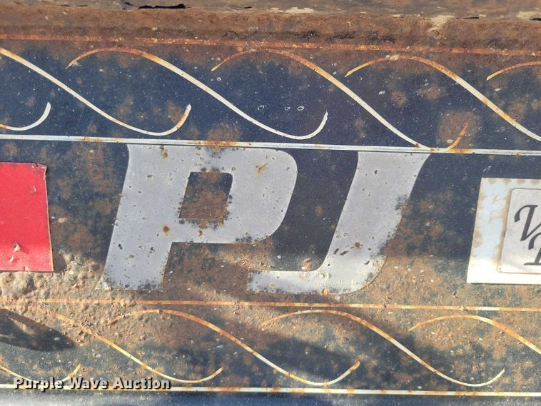 image for item EA2735 2015 PJ F8202 equipment trailer