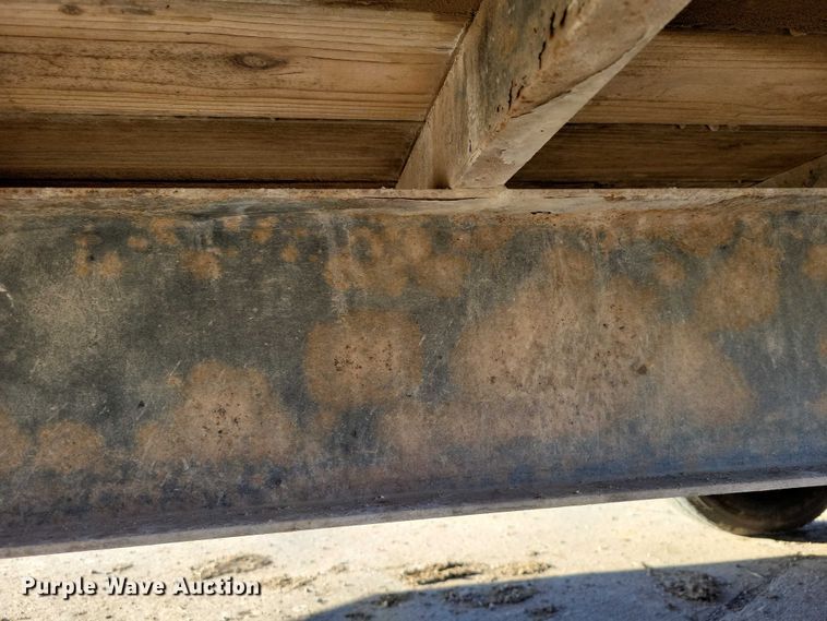 image for item EA2735 2015 PJ F8202 equipment trailer