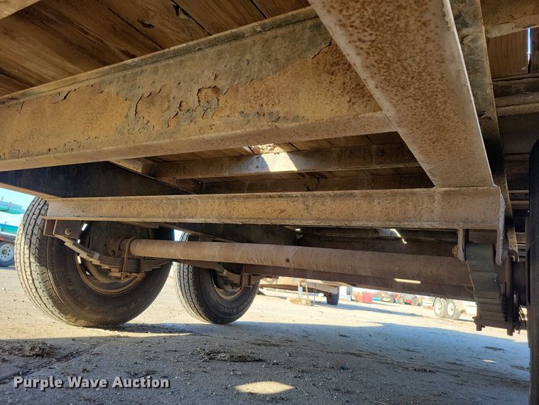 image for item EA2735 2015 PJ F8202 equipment trailer