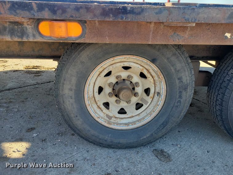 image for item EA2735 2015 PJ F8202 equipment trailer