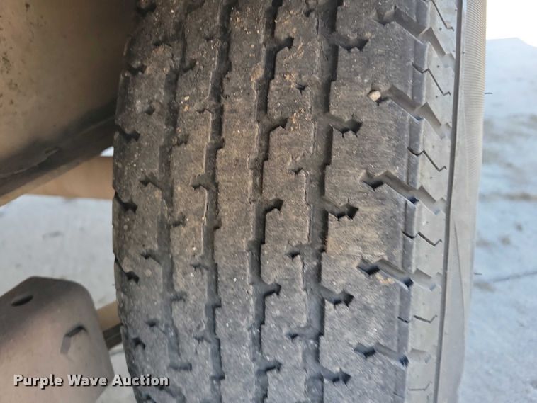 image for item EA2735 2015 PJ F8202 equipment trailer