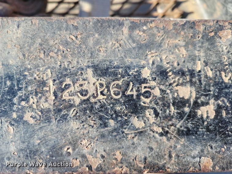 image for item EA2735 2015 PJ F8202 equipment trailer