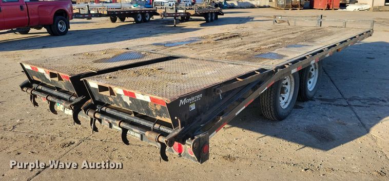 image for item EA2736 2015 PJ F8202 equipment trailer