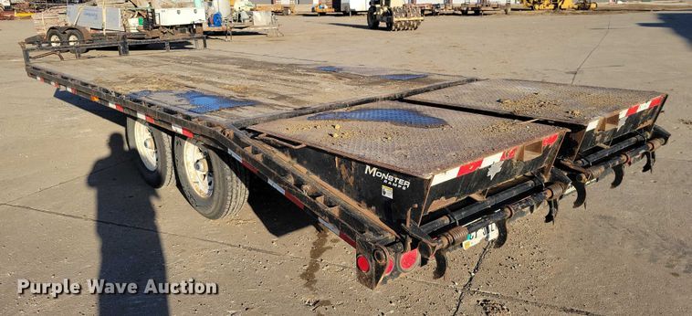 image for item EA2736 2015 PJ F8202 equipment trailer