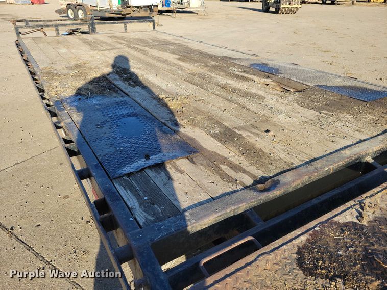 image for item EA2736 2015 PJ F8202 equipment trailer