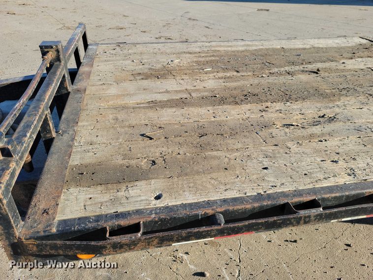 image for item EA2736 2015 PJ F8202 equipment trailer