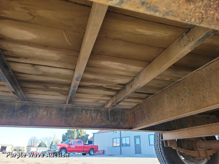 image for item EA2736 2015 PJ F8202 equipment trailer