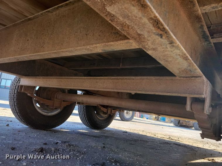 image for item EA2736 2015 PJ F8202 equipment trailer