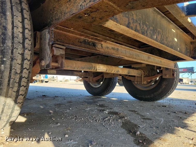 image for item EA2736 2015 PJ F8202 equipment trailer