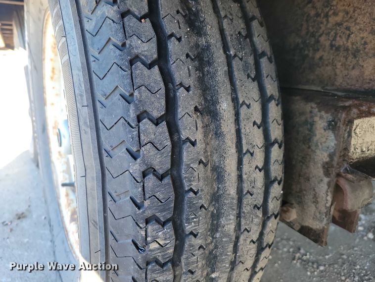 image for item EA2736 2015 PJ F8202 equipment trailer