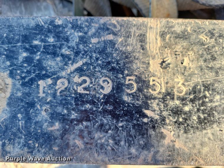 image for item EA2736 2015 PJ F8202 equipment trailer