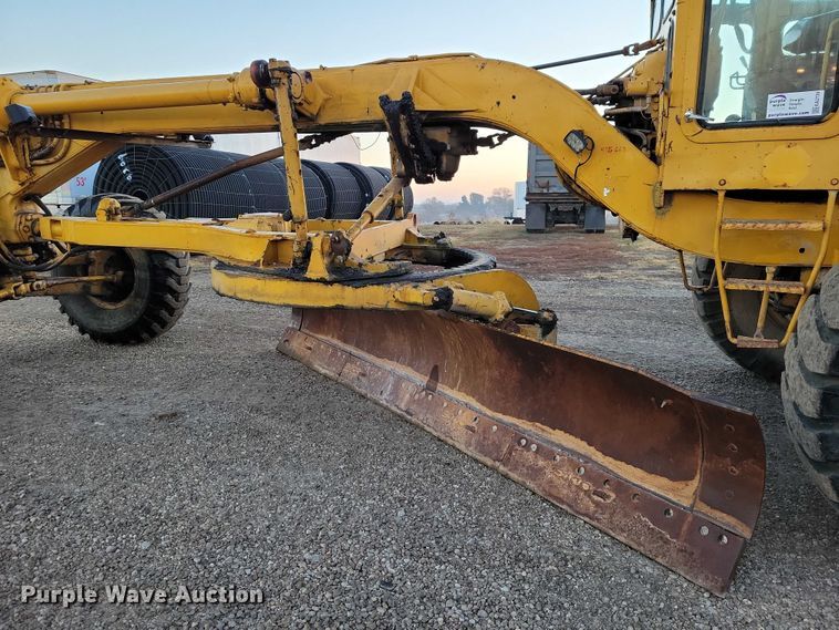 image for item EA2739 1968 Caterpillar 16 rigid frame motor grader