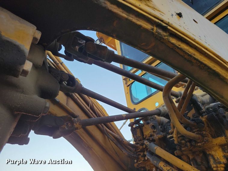 image for item EA2739 1968 Caterpillar 16 rigid frame motor grader