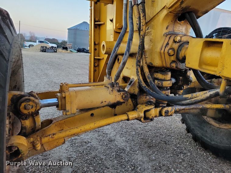 image for item EA2739 1968 Caterpillar 16 rigid frame motor grader