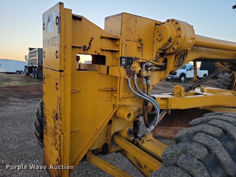 image for item EA2739 1968 Caterpillar 16 rigid frame motor grader