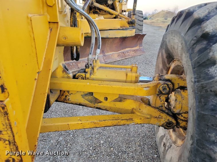 image for item EA2739 1968 Caterpillar 16 rigid frame motor grader