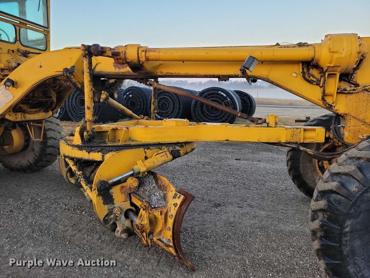 image for item EA2739 1968 Caterpillar 16 rigid frame motor grader