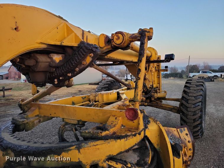 image for item EA2739 1968 Caterpillar 16 rigid frame motor grader