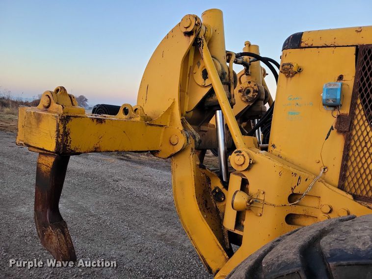 image for item EA2739 1968 Caterpillar 16 rigid frame motor grader