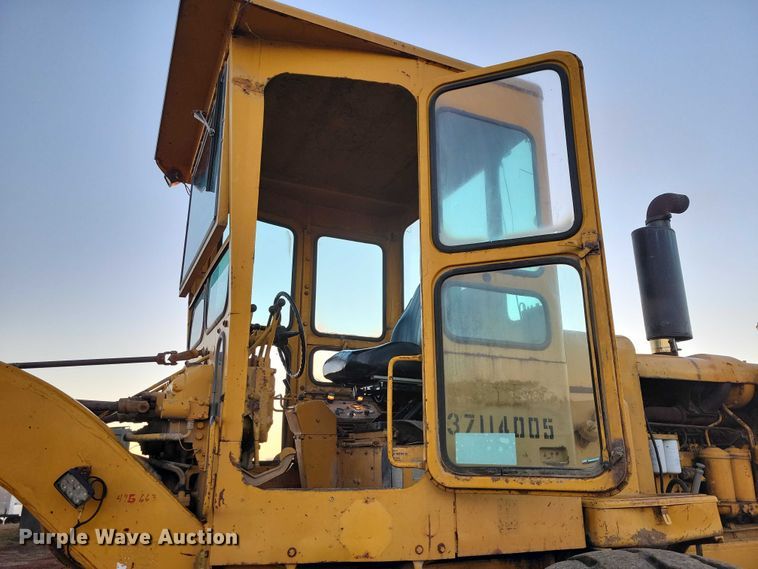 image for item EA2739 1968 Caterpillar 16 rigid frame motor grader