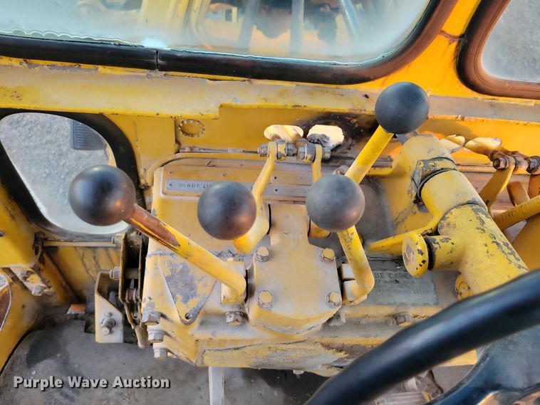 image for item EA2739 1968 Caterpillar 16 rigid frame motor grader