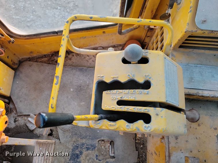 image for item EA2739 1968 Caterpillar 16 rigid frame motor grader