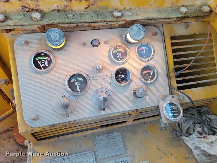 image for item EA2739 1968 Caterpillar 16 rigid frame motor grader