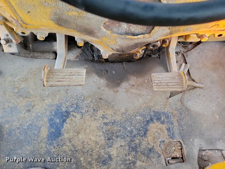 image for item EA2739 1968 Caterpillar 16 rigid frame motor grader