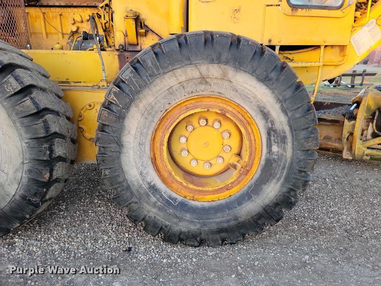 image for item EA2739 1968 Caterpillar 16 rigid frame motor grader