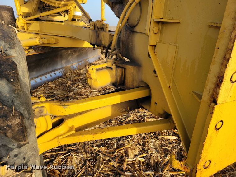 image for item EA2740 1973 Caterpillar 16 rigid frame motor grader