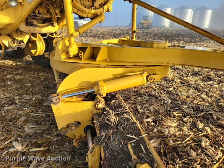 image for item EA2740 1973 Caterpillar 16 rigid frame motor grader