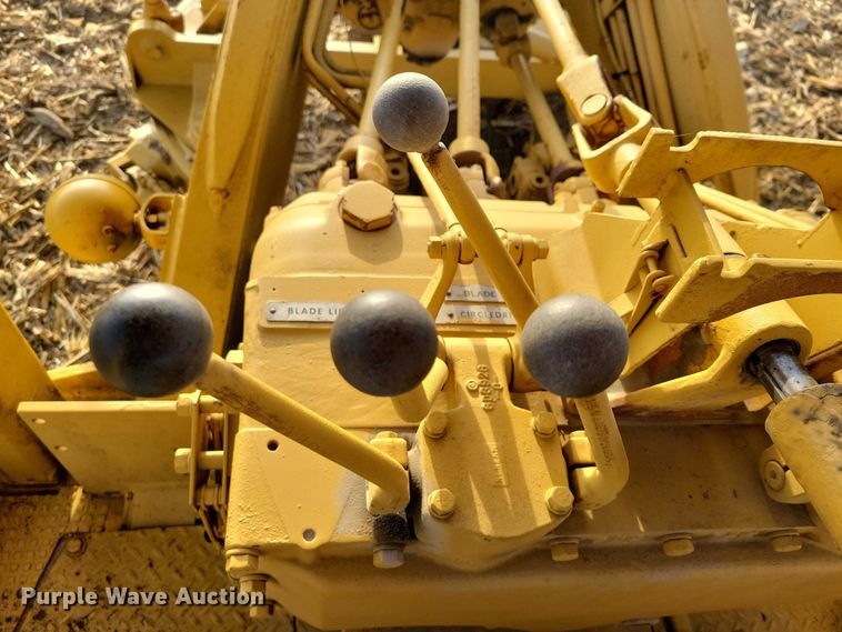 image for item EA2740 1973 Caterpillar 16 rigid frame motor grader