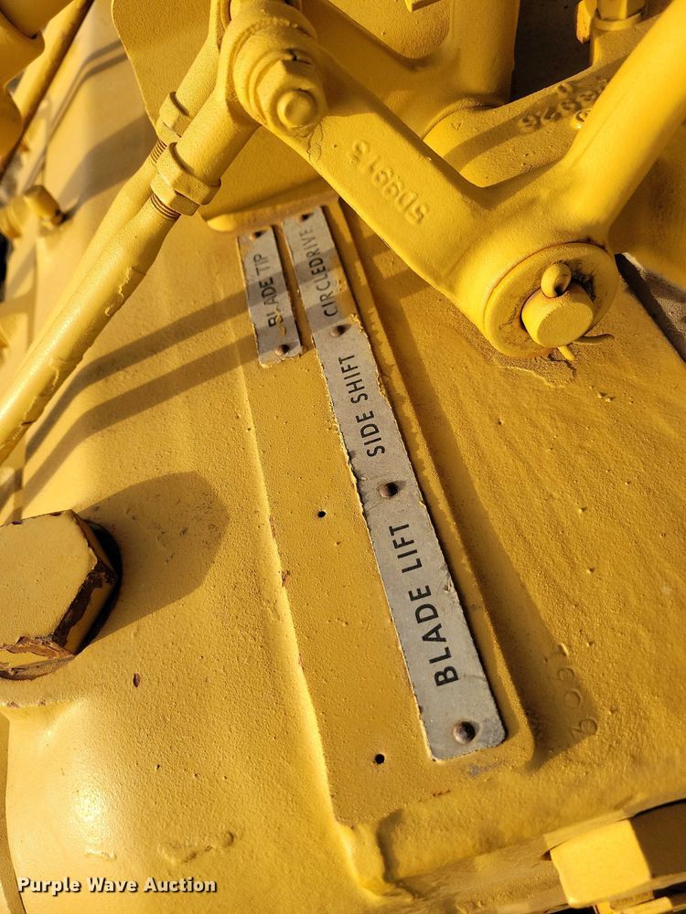 image for item EA2740 1973 Caterpillar 16 rigid frame motor grader