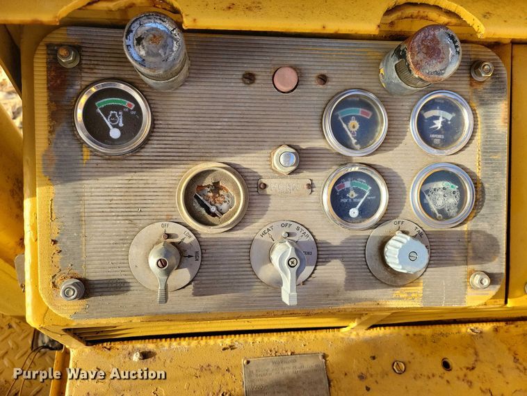 image for item EA2740 1973 Caterpillar 16 rigid frame motor grader