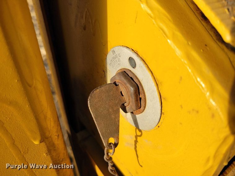 image for item EA2740 1973 Caterpillar 16 rigid frame motor grader